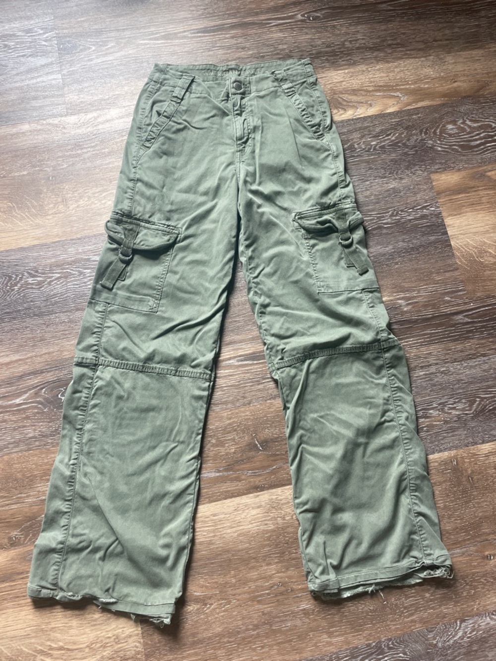 AMERICAN EAGLE cargo pants